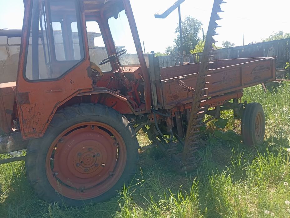 Продам трактор Т16