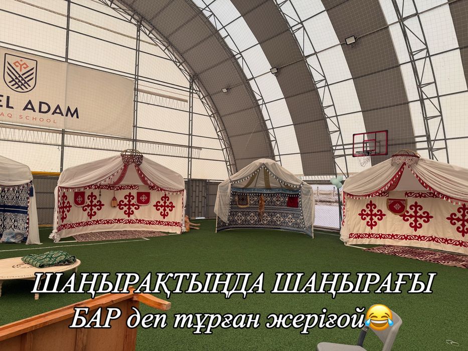 Жалаңаш қыздардың қарындаш эскиздері