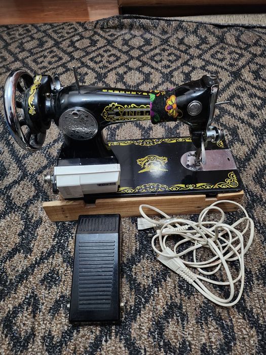 Tikuv mashinasi sotladi matorli