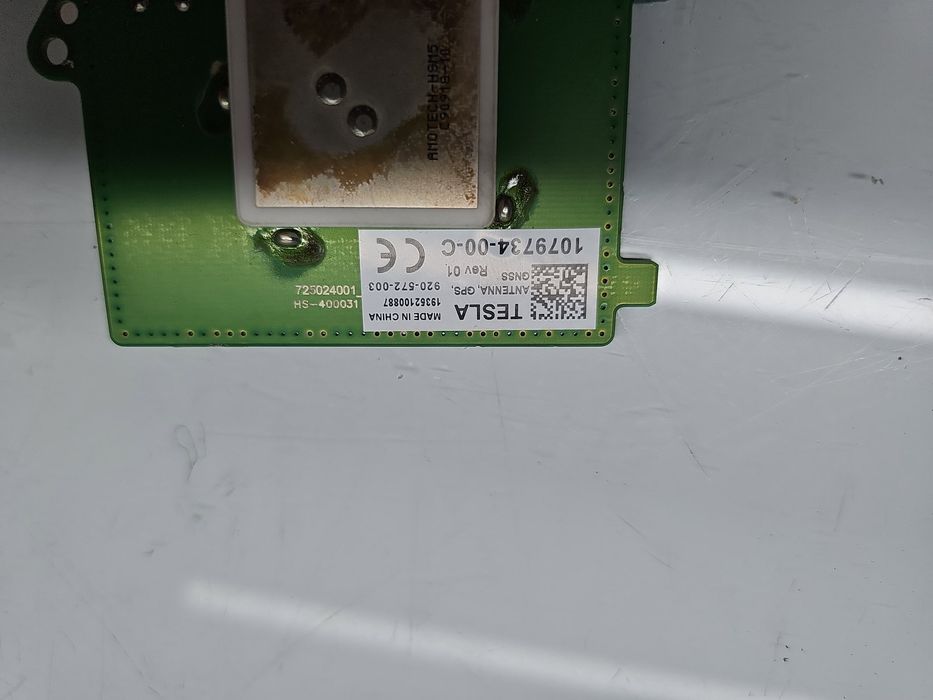 Antena TESLA Model 3 [Fabr 2020-2025] 1079734-00-C
