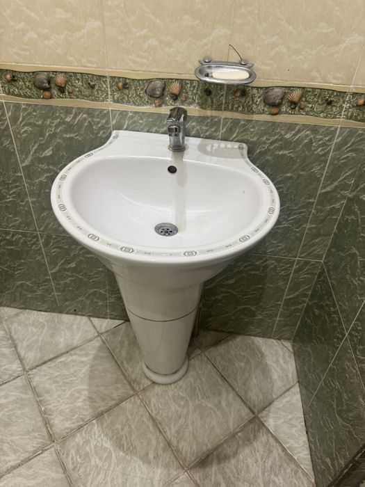 Раковина со смесителем