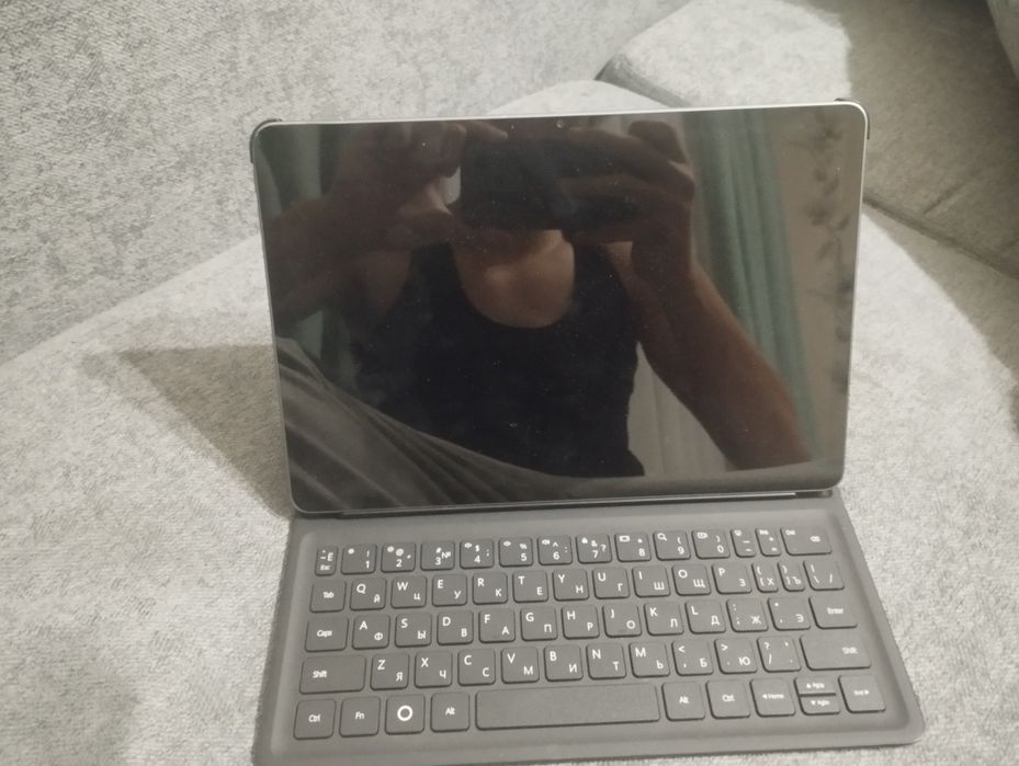 HUAWEI MatePad 11.5 — вместе с фирменной клавиатурой HUAWEI Smart Keyb