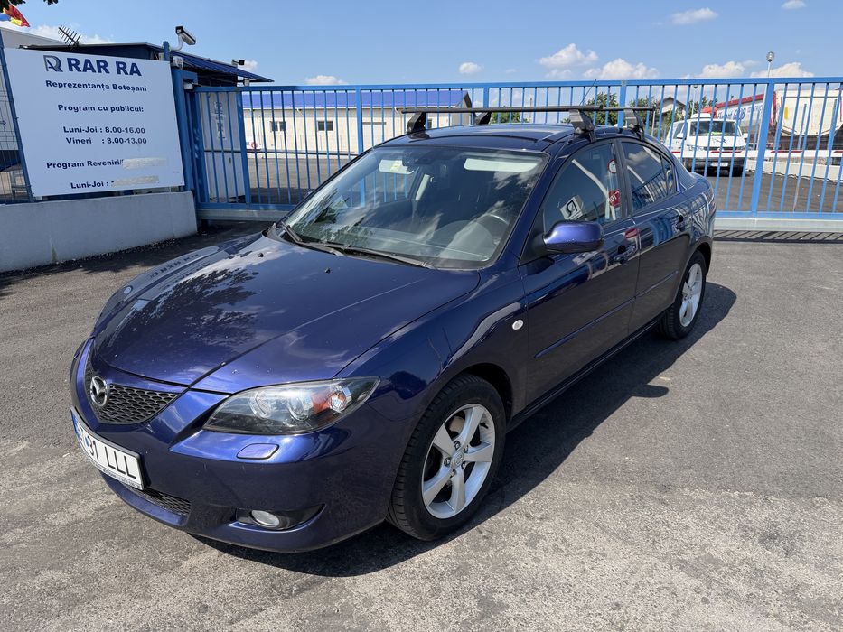 Mazda 3, Limuzină