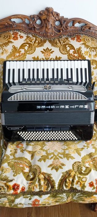 Vând acordeon supita