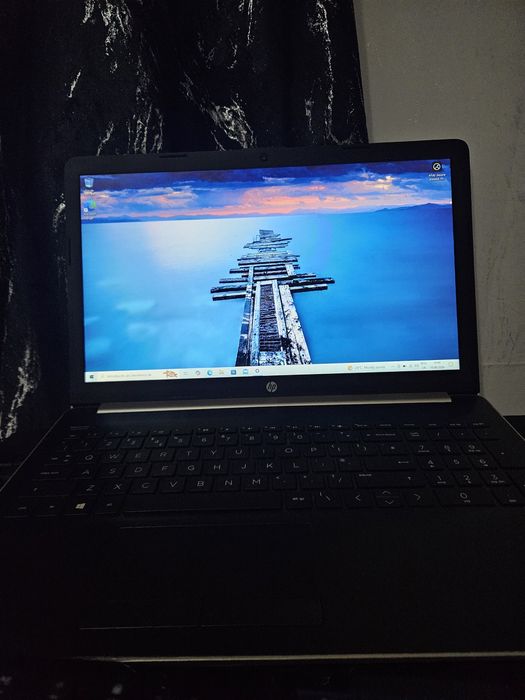Vând LAPTOP HP perfect functional