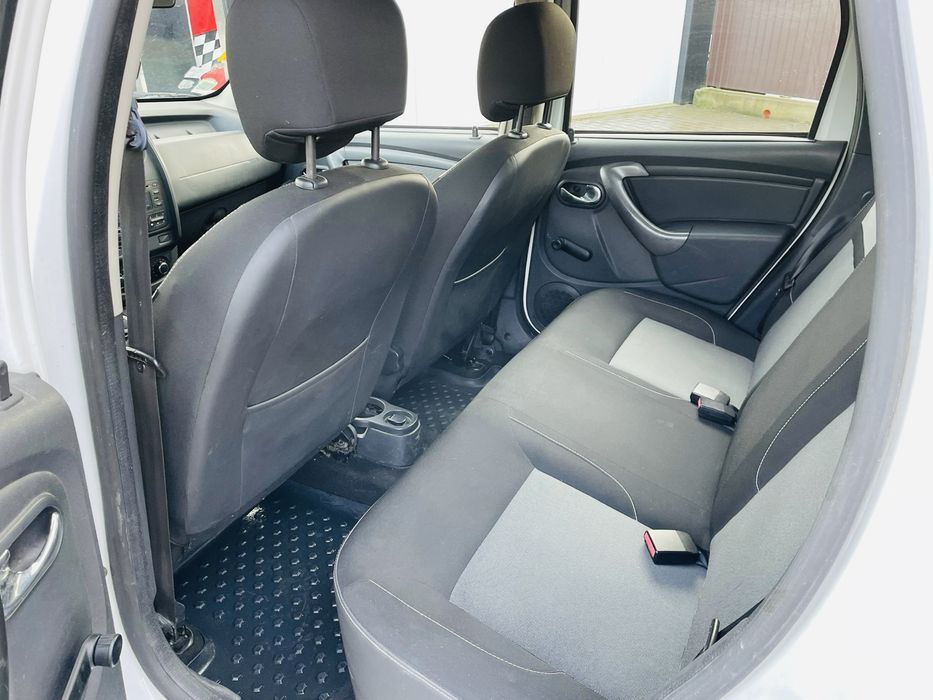 DACIA DUSTER 4x4 1.5 110 cp Euro 6 clima Posibilitate plata RATE