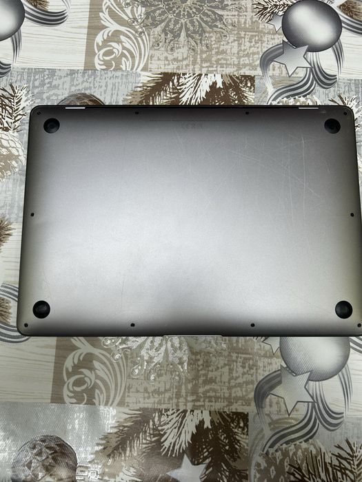 Macbook air blocat in icloud