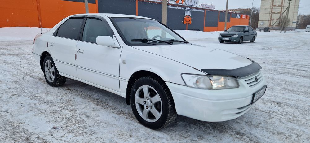 Тойота камри продам