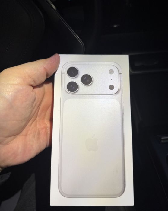 17 Pro max 256 gb white