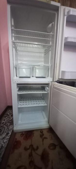 Продам холодильник indesit