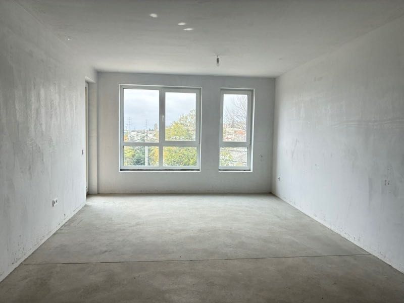 Продава се Двустаен апартамент в Варна, м-т Траката - 77 кв.м за 1884 €/кв.м - Снимка #2