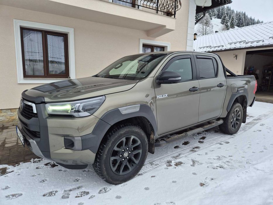 Toyota hilux invincible