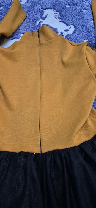 Елегантна рокля с тюл