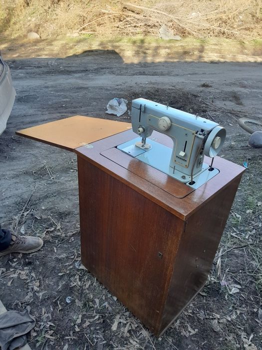 Швейная машинка мальва