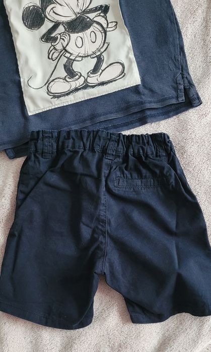 Pantaloni scurti și tricou cu Mickey Mouse pentru copii marimea 92