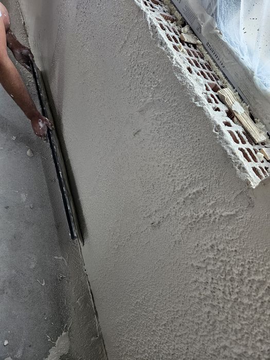 Glet grosier și finisaj mecanizat