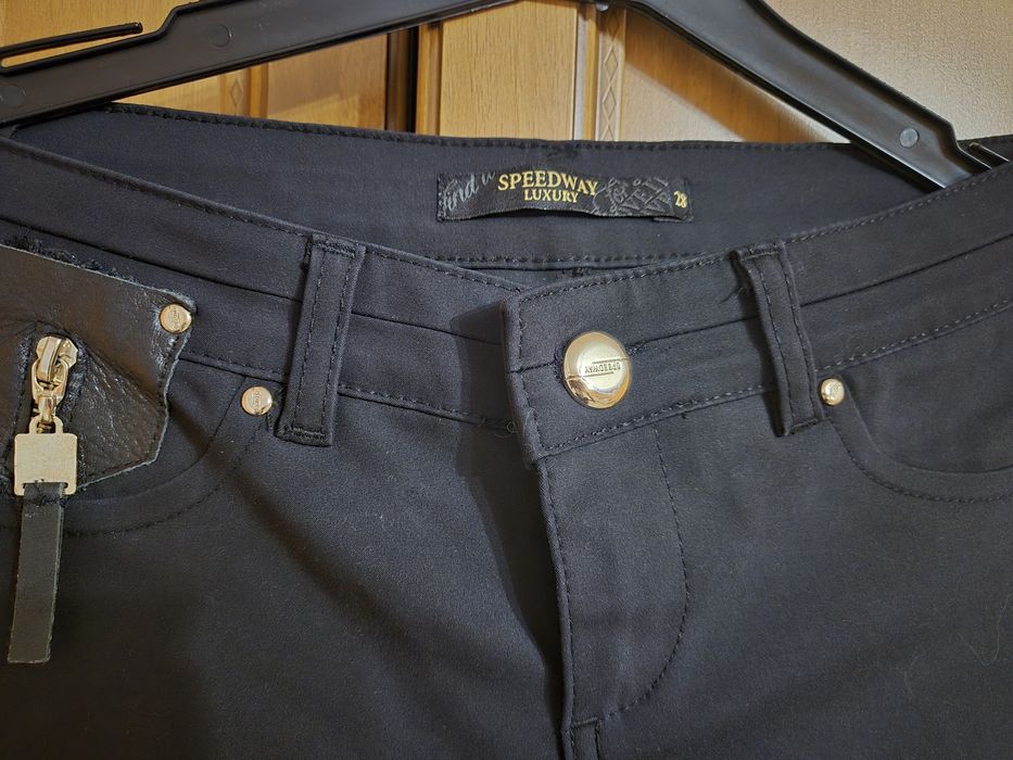 Панталон  с ципове