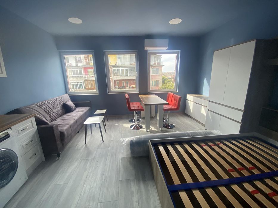 Дава се под наем Едностаен апартамент в Варна, ЖП Гара - 48 кв.м за 550 € - Снимка #1