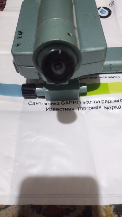 Нивелир сотилади