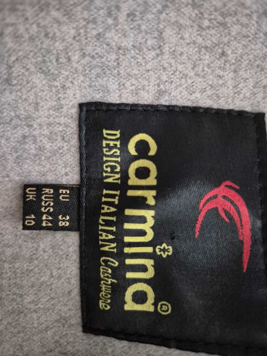 Ново дамско палто на Carmina