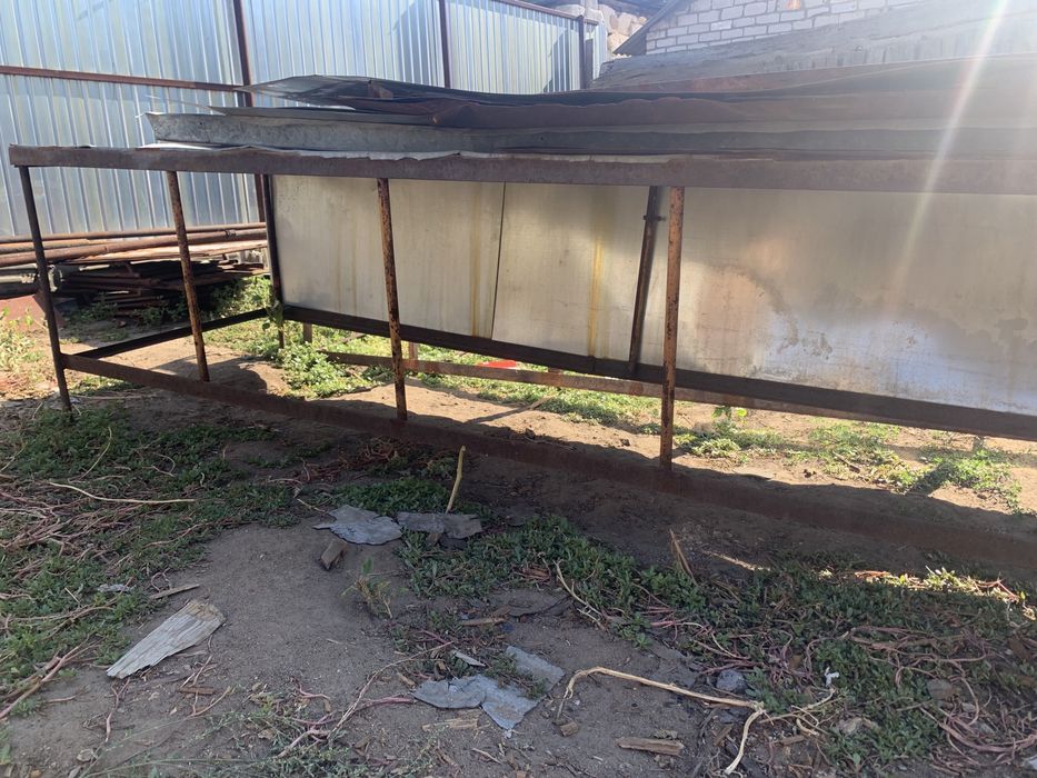 Продам железный стол