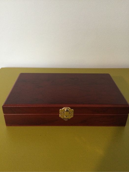 Комплект аксесоари за вино