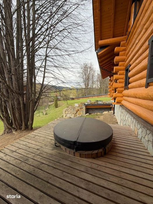 Cabana exclusivista din lemn rotund, 5500mp teren, Sucevita