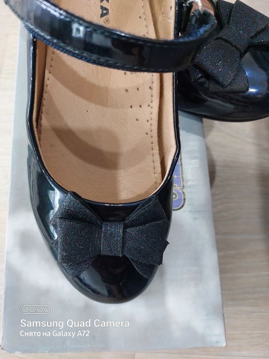 Туфли на девочку размер 33.