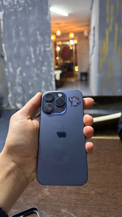 iphone 15 pro night blue