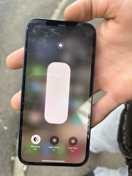 Vând sau schimn 12 în stare bună!!