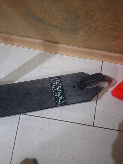 Продавам каскадьорска тротинетка Prodigy S8