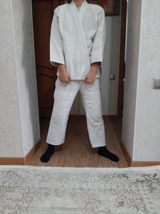 Продам на мальчика 8-9лет