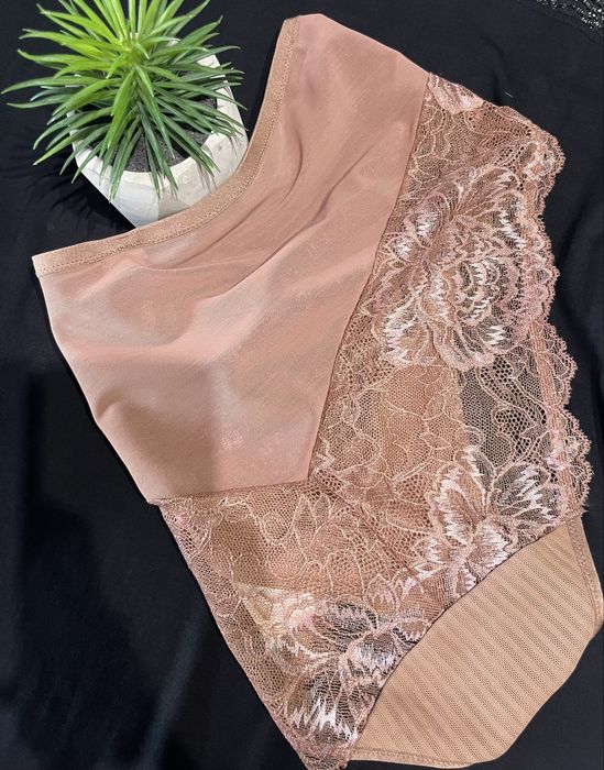 Оригинално бельо на Triumph размер XL