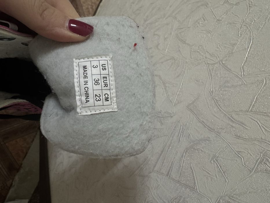 Продам коньки для девочки