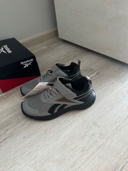 Нови детски маратонки Reebok