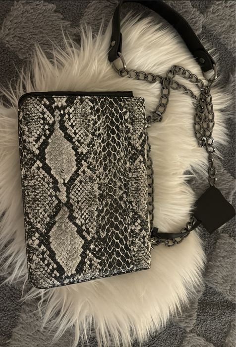 Geanta Yves Saint Laurent