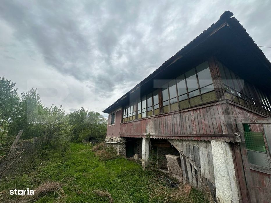 Casa de vanzare, 3 camere, 80 mp + teren de 2.077 mp - Curtisoara