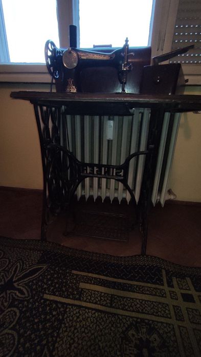 Стара шевна машина Сингер