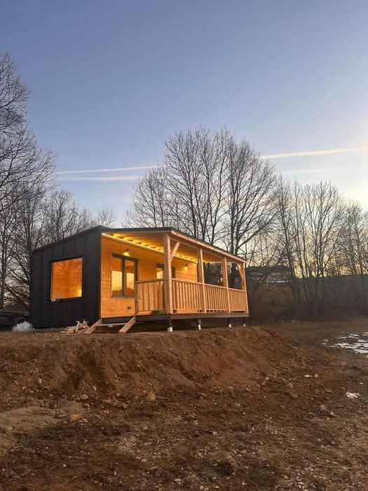 Case și căsuțe de lemn de locuit permanent și vacanță