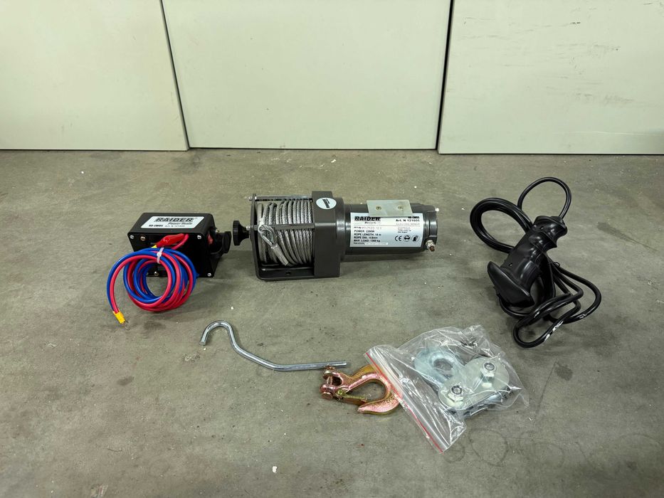 121605	Автолебедка 12V 1360kg с въже 14m RD-EW05