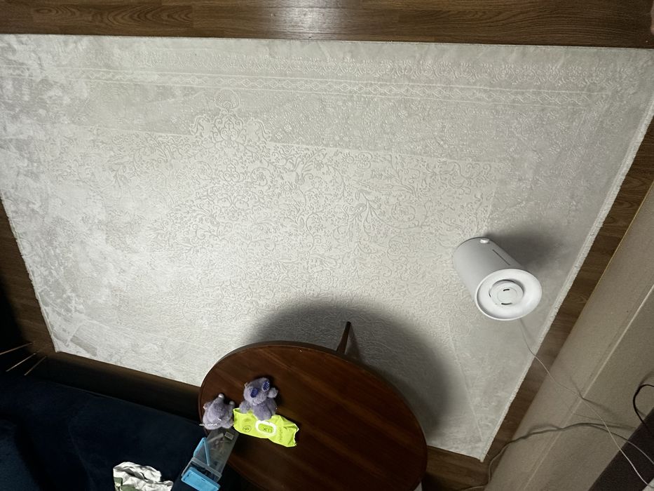 Ковры четыре шт, разных размеров