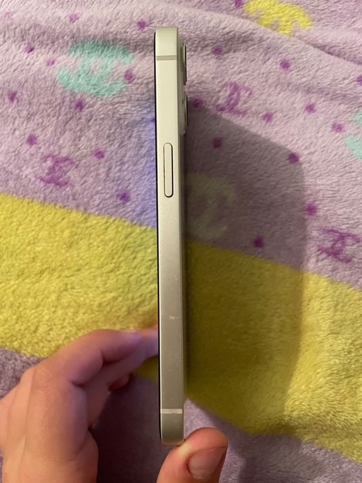iPhone 13 белый 128гб
