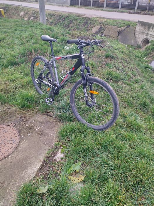 Bicicleta Scott pentru adulți sau tineri cu fițe tineri cu fițe