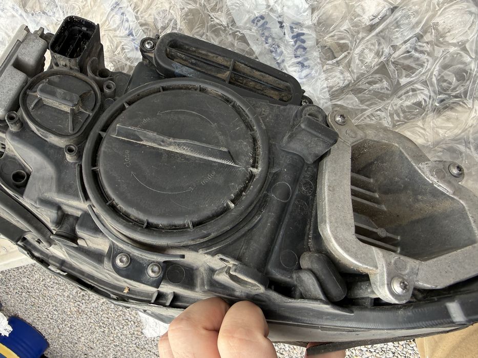 Бмв Ф10 фарове dynamic xenon