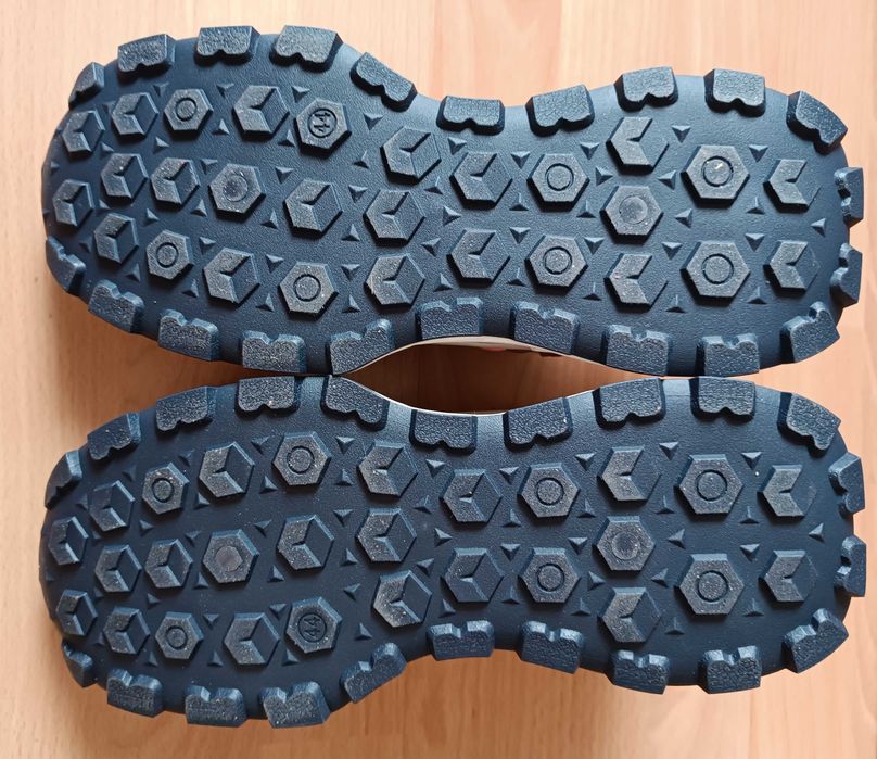 Нови мрежести маратонки-43 номер