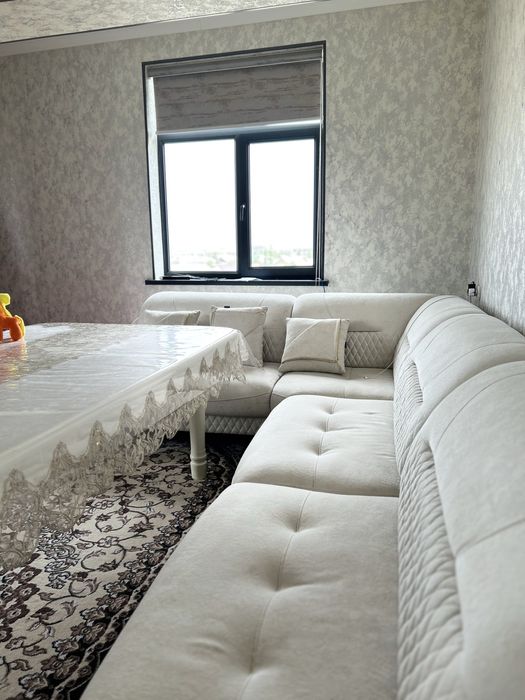 Mebelllar va  hontahtasi sotiladi