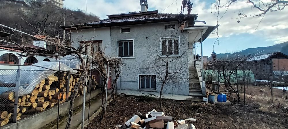 Етаж от къща гр.Девин