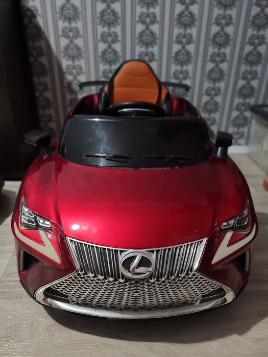 Продам машинки Lexus