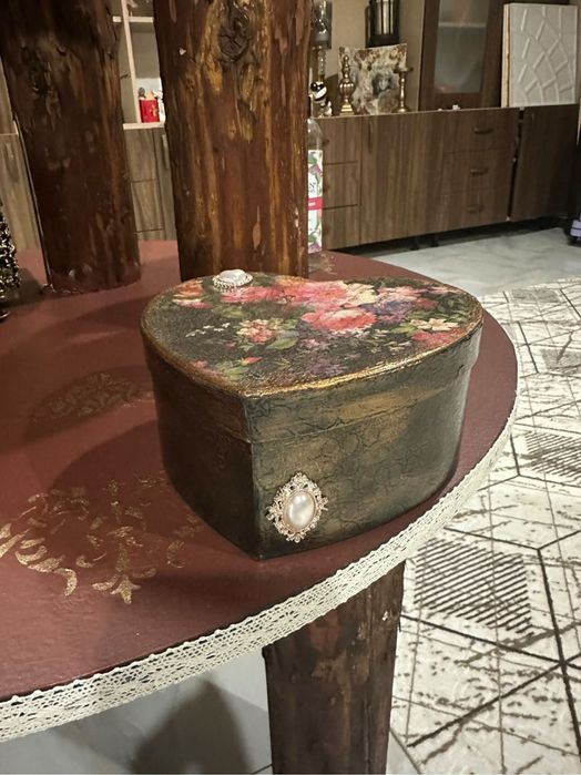 Кутийка във формата на сърце