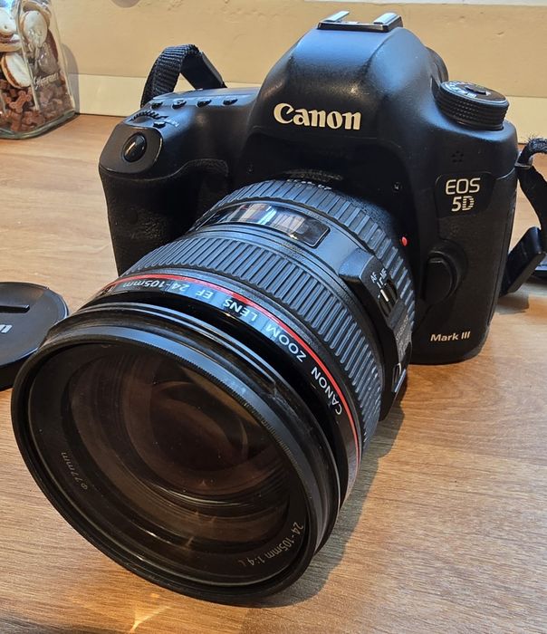 Canon 5D Mark III + 24-105 L + 50mm + accesorii | 24.400 cadre, verifi